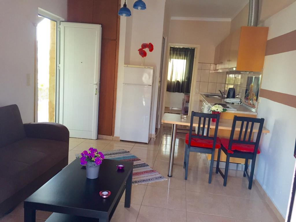 פליראקי Toula'S Apartments מראה חיצוני תמונה