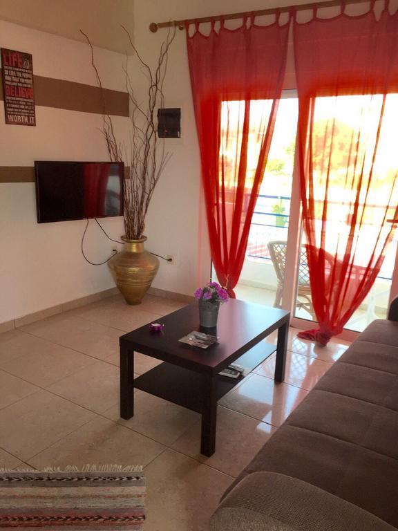 פליראקי Toula'S Apartments מראה חיצוני תמונה