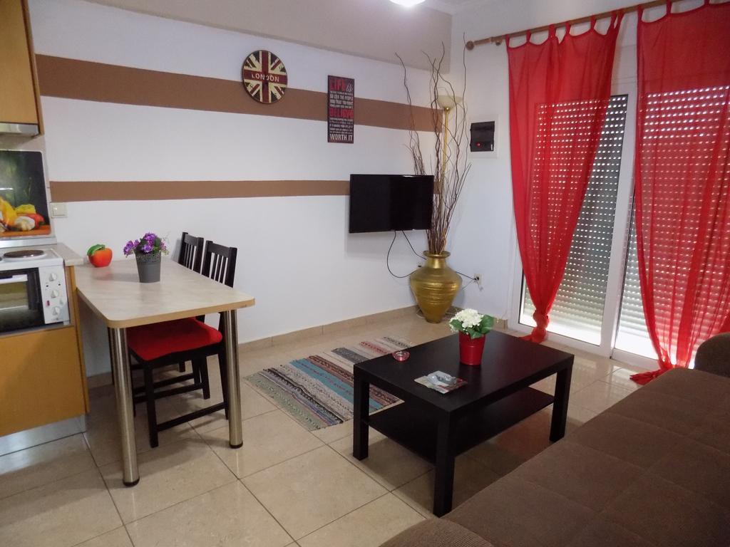 פליראקי Toula'S Apartments מראה חיצוני תמונה