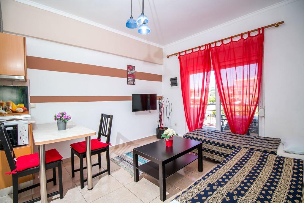 פליראקי Toula'S Apartments מראה חיצוני תמונה
