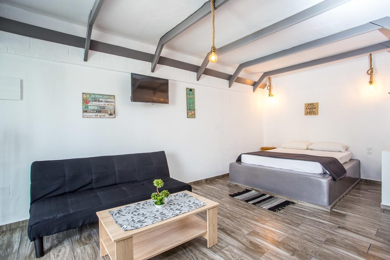 פליראקי Toula'S Apartments מראה חיצוני תמונה